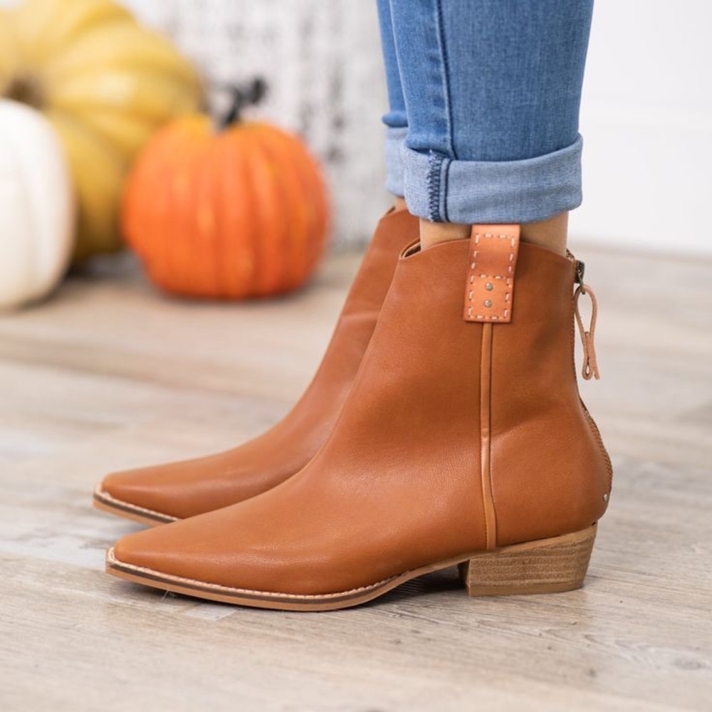 ARiderGirl Free Reign Women's Western Cowboy Boots Stacked Heel Ankle Booties